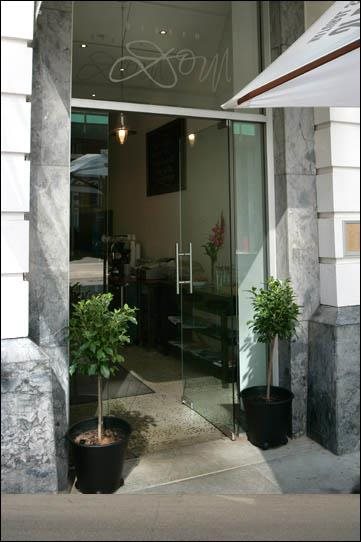 frameless glass commercial doors